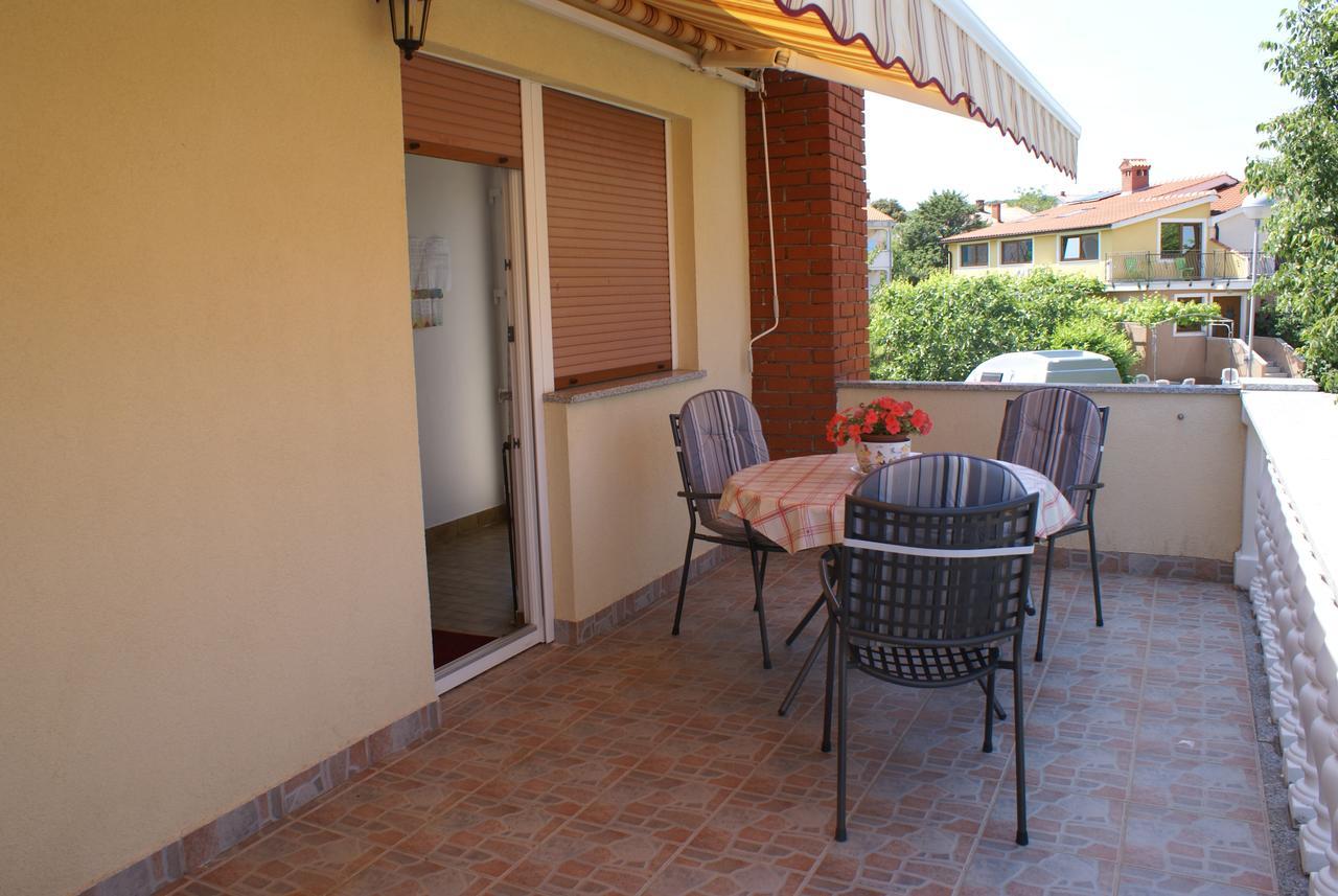 Apartments Nikola Krk Town Kültér fotó